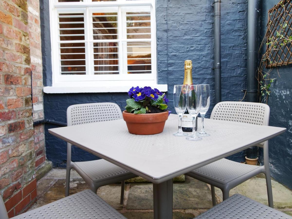 Bar Wall Cottage-City Wall Views-Sleeps 5 York Zewnętrze zdjęcie