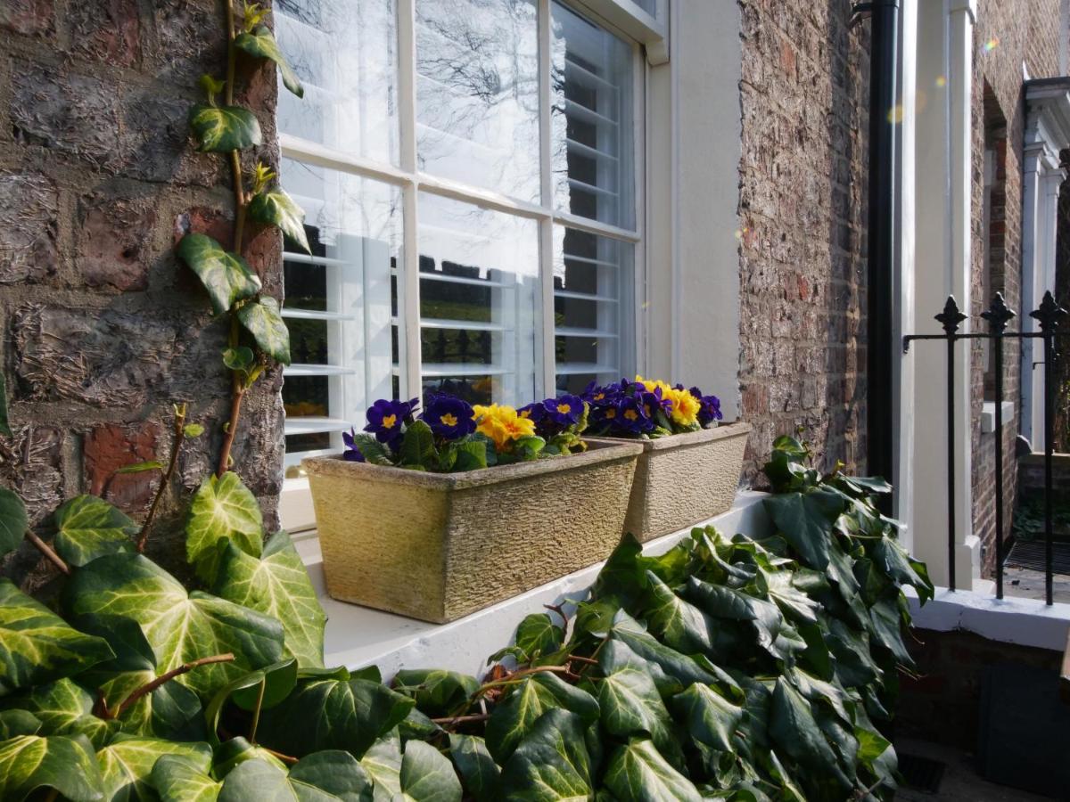 Bar Wall Cottage-City Wall Views-Sleeps 5 York Zewnętrze zdjęcie