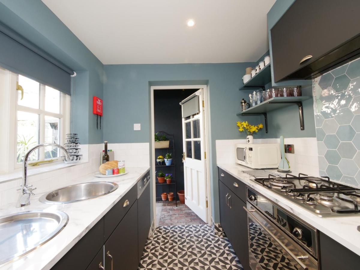 Bar Wall Cottage-City Wall Views-Sleeps 5 York Zewnętrze zdjęcie